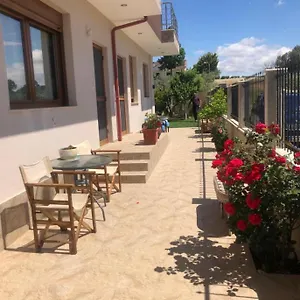 Gaestehaus Dimitra Παραλία Διονυσίου