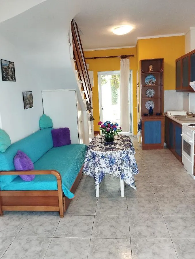 Vila La Maison Bleue Paralia Dionysiou 0*,